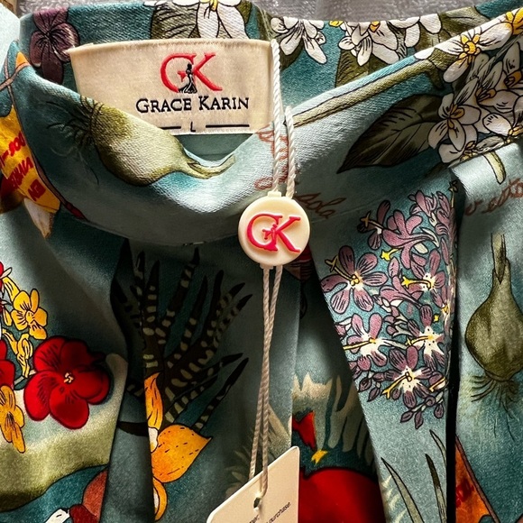 Grace Karin skirt featuring Frida Kahlo. New Pleated. Side zipper. Size large. - Picture 1 of 8